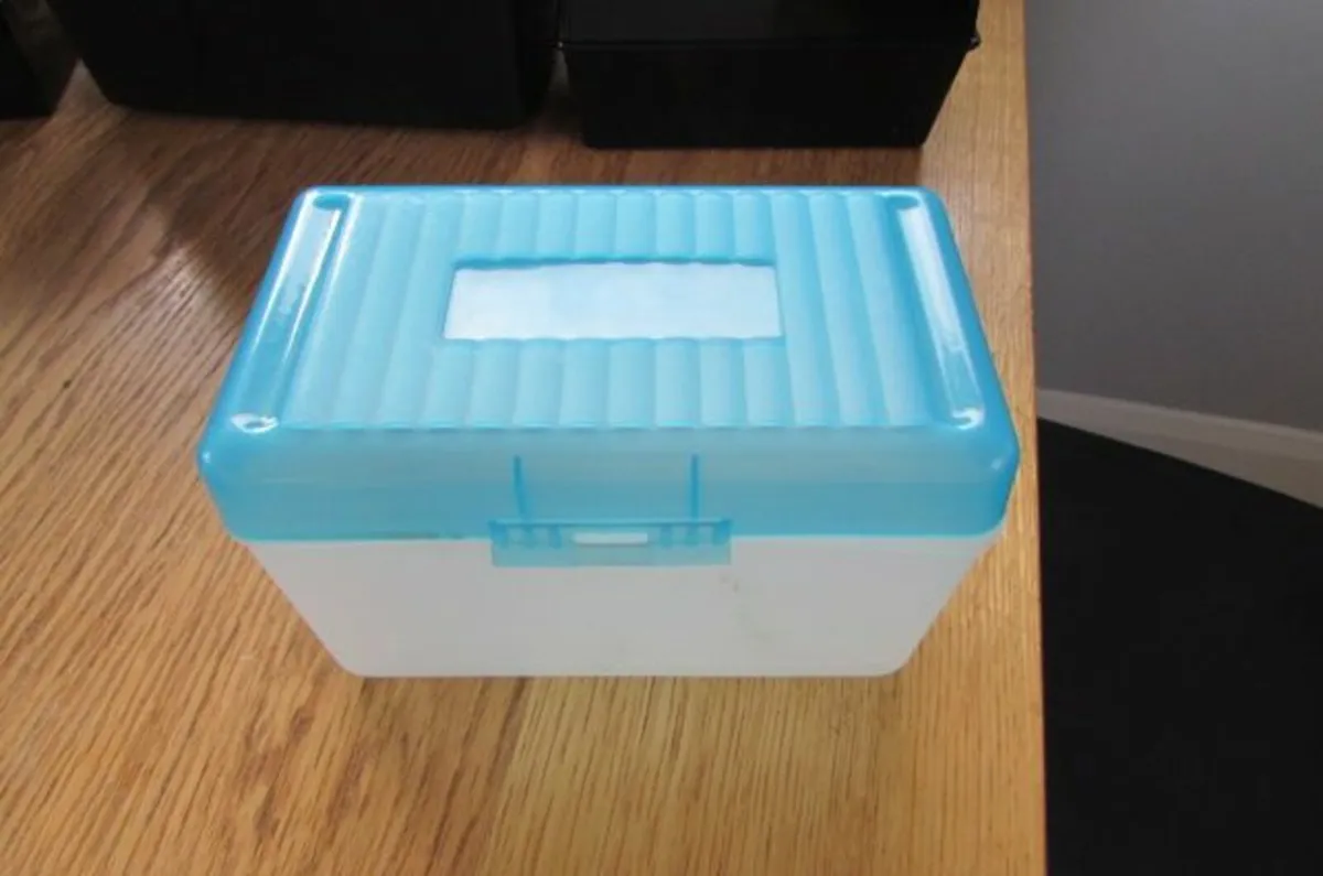 Index Card Boxes x 5 for Sale - Image 2