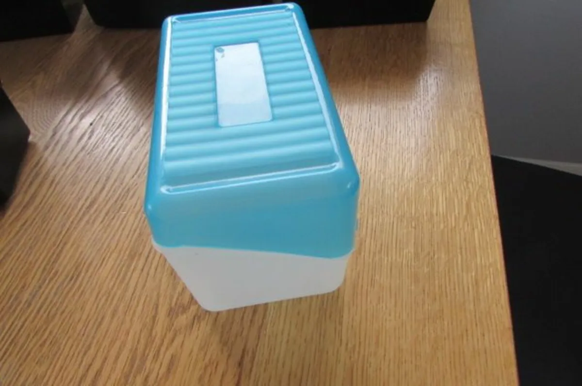 Index Card Boxes x 5 for Sale - Image 3