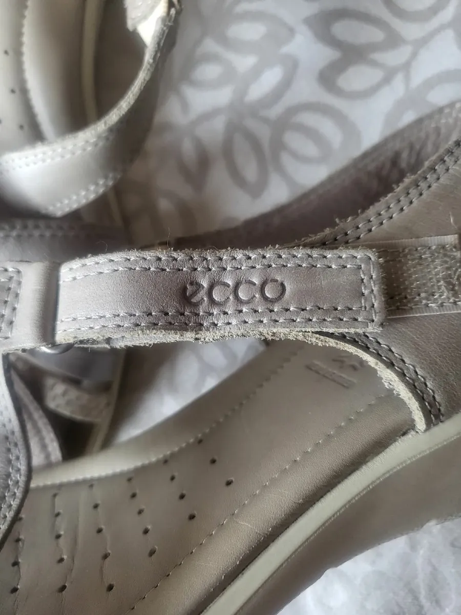 ladies shoes - Image 2