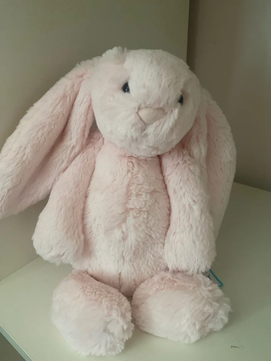 Jellycat Medium Pink Bashful Bunny - Image 1