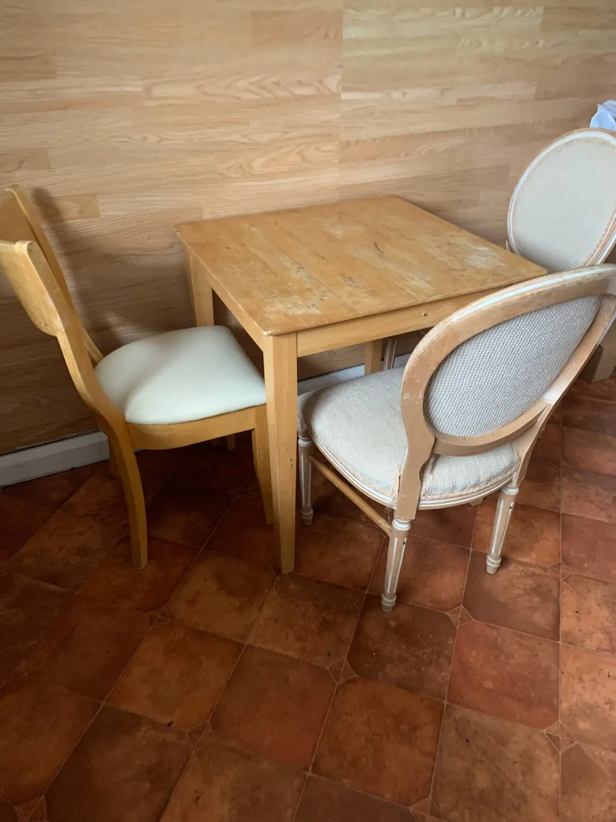 Kitchen table with 3 chairs - Image 1