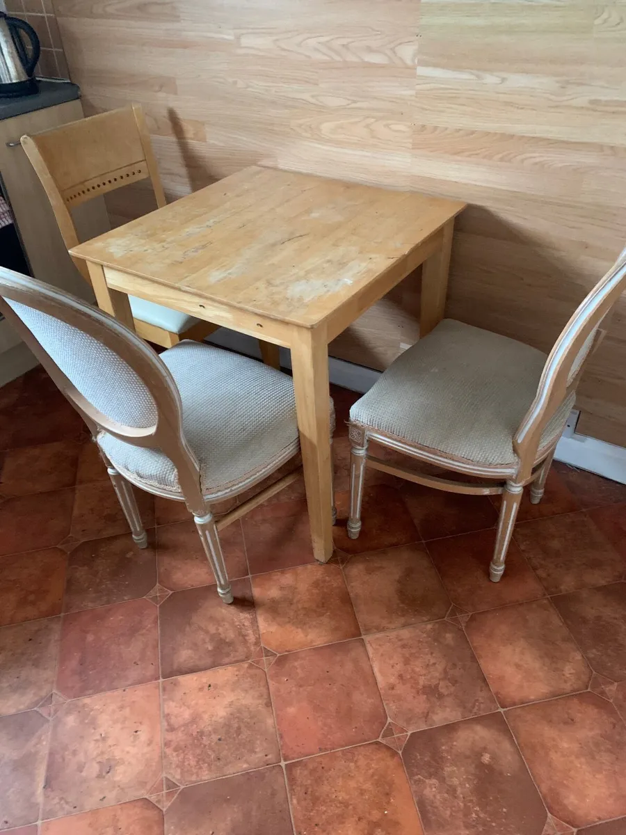 Kitchen table with 3 chairs - Image 2