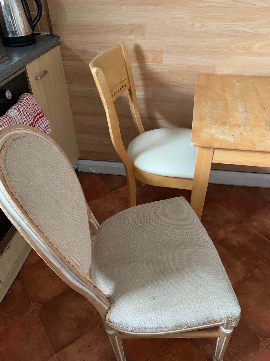 Kitchen table with 3 chairs - Image 3