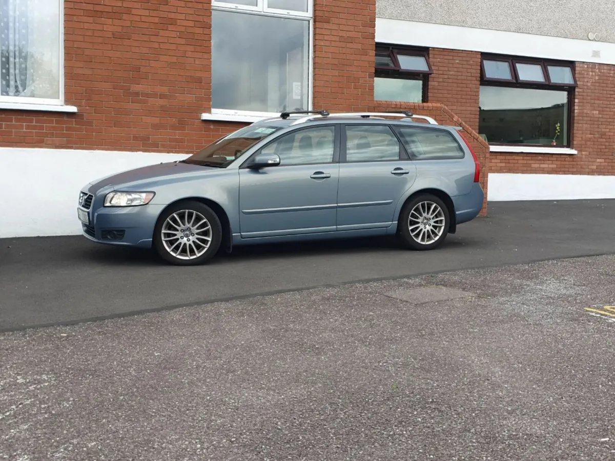 Volvo V50 2008 - Image 3
