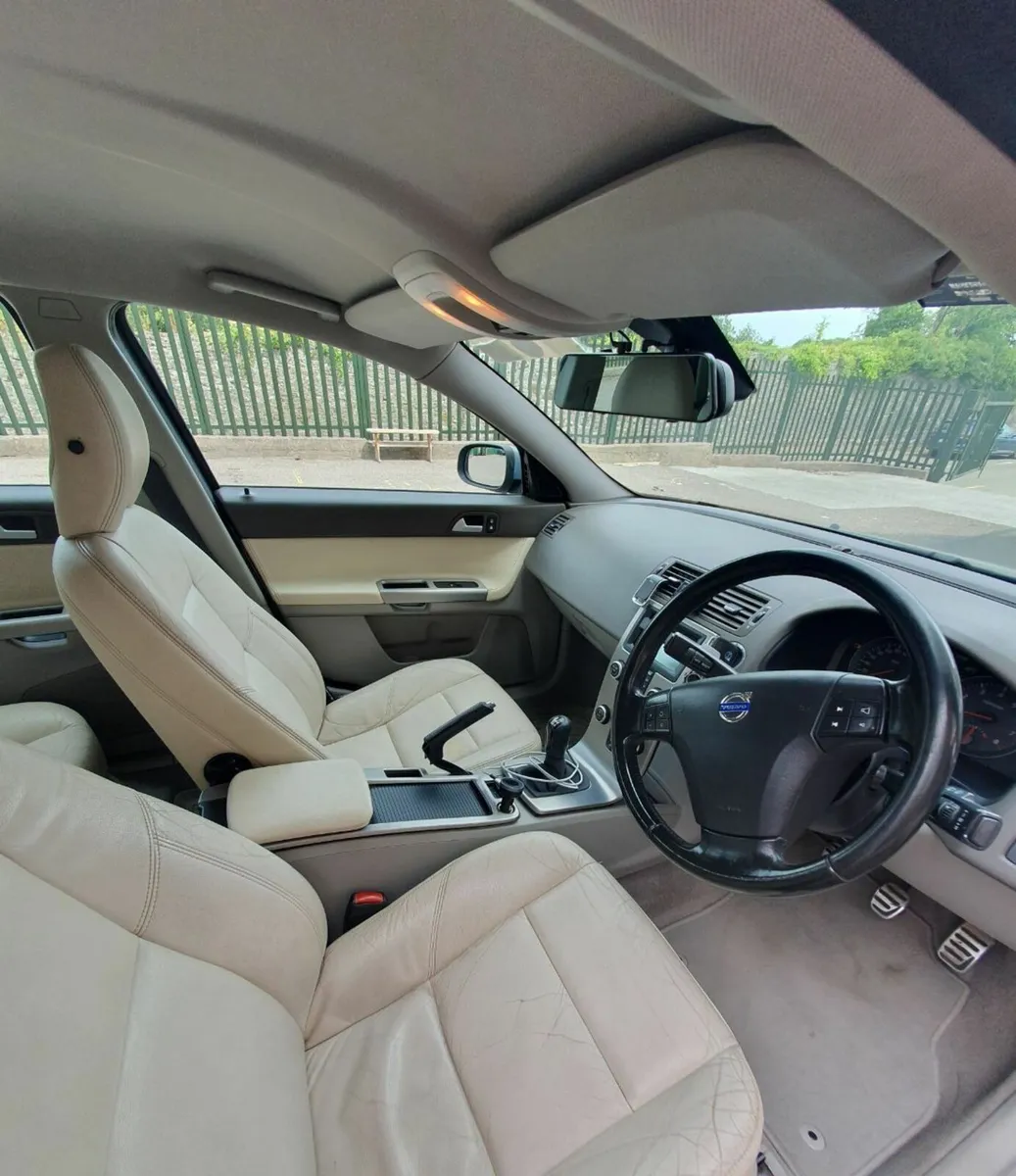 Volvo V50 2008 - Image 1