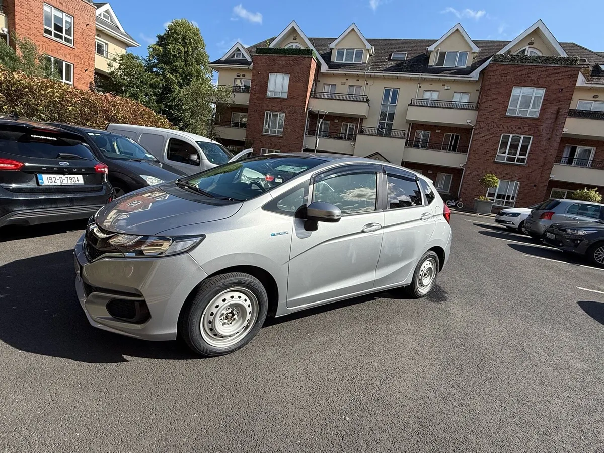 Honda Jazz/Fit 2019 2 years Nct 1 year road tax - Image 3