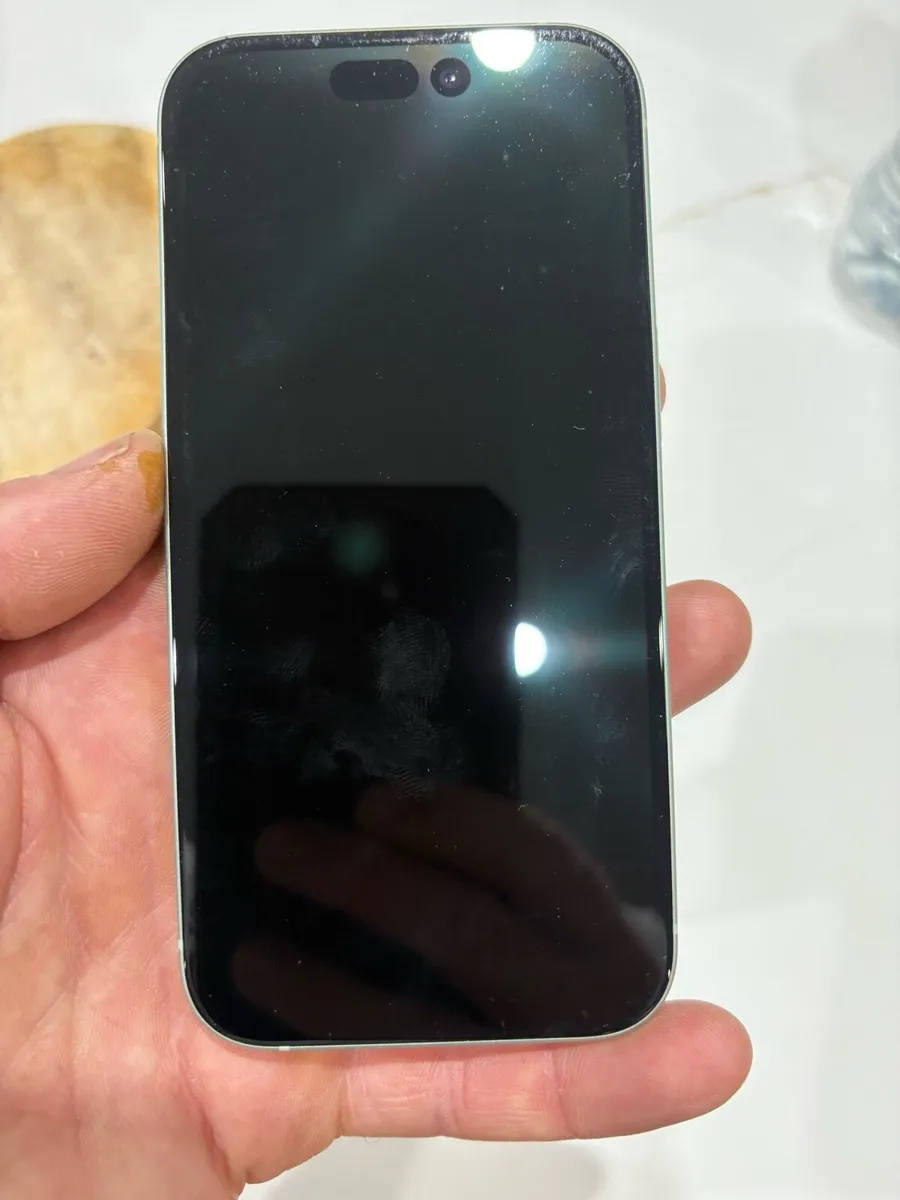 iPhone 15 - Image 1