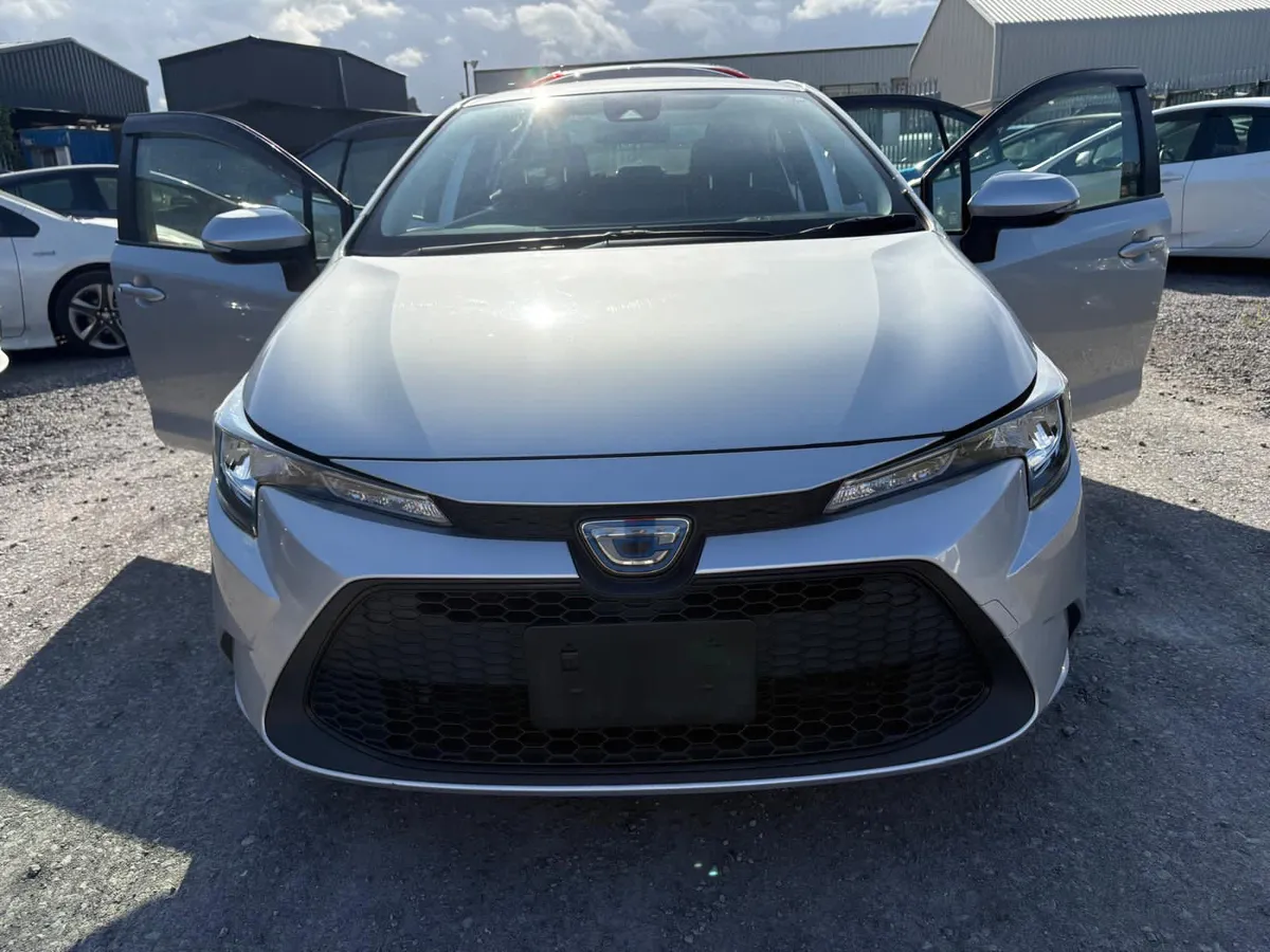 2020 Toyota Corolla 1.8 hybrid automatic saloon - Image 2