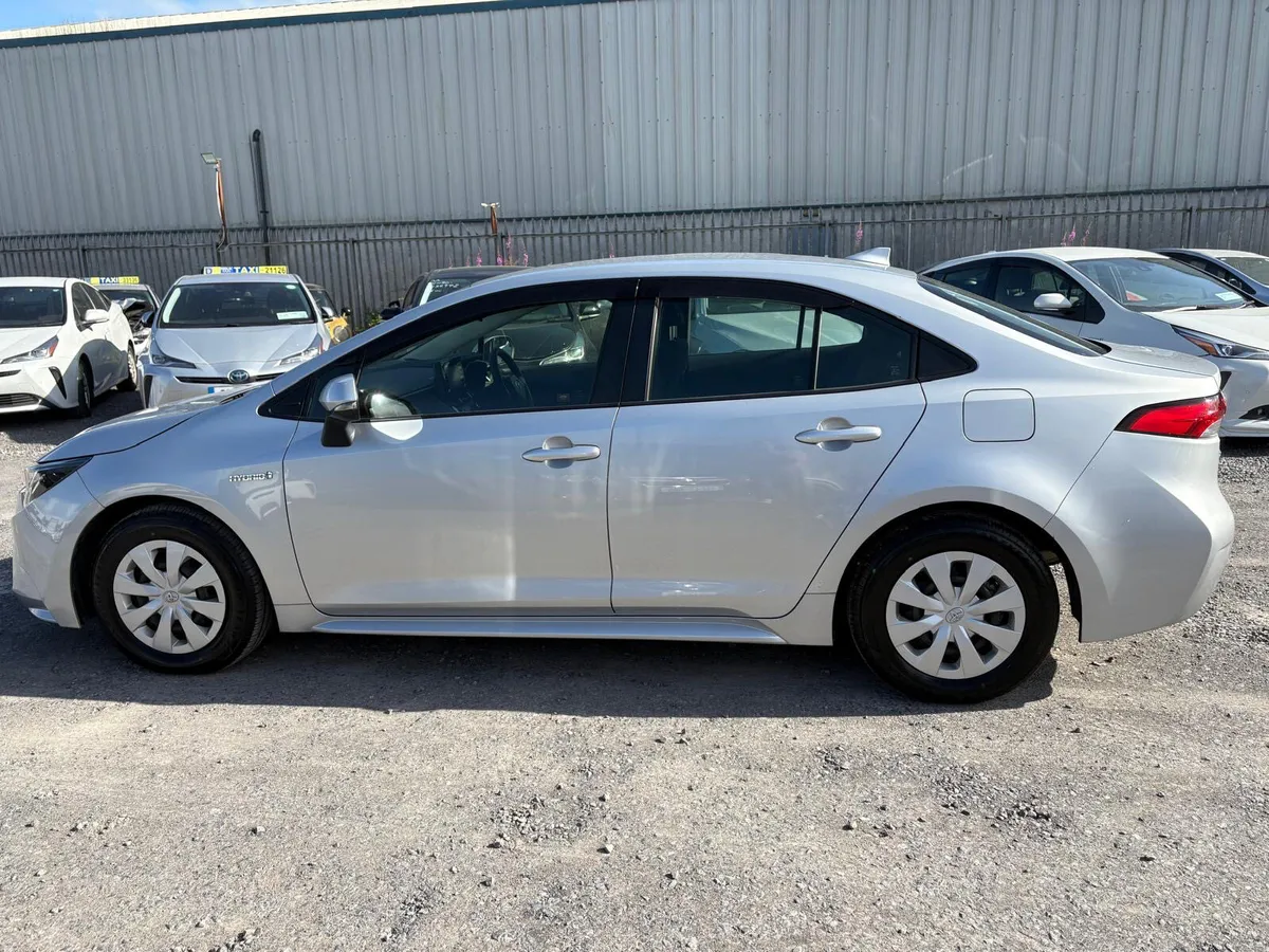 2020 Toyota Corolla 1.8 hybrid automatic saloon - Image 3