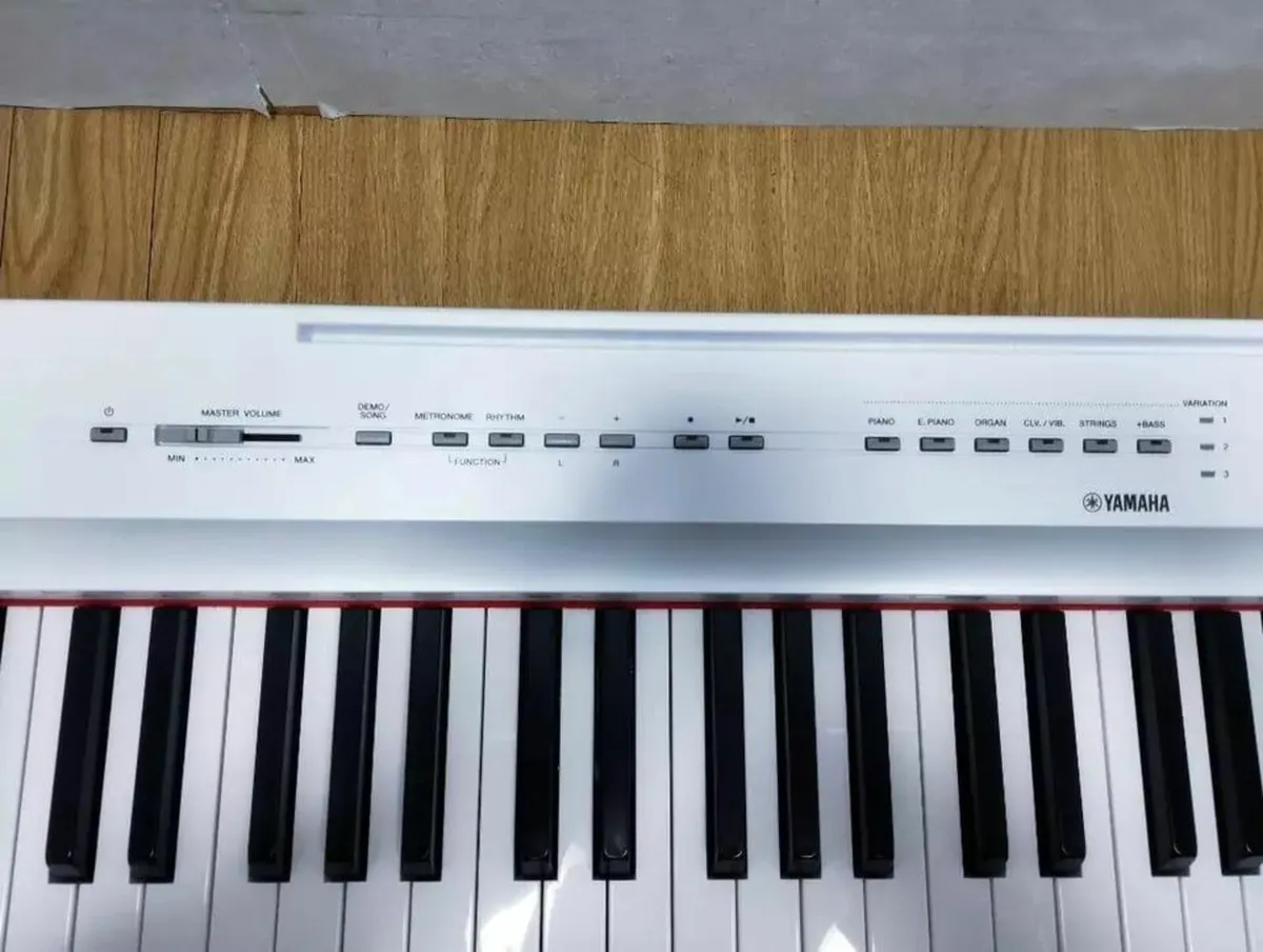 Yamaha P-125 Digital Piano Great Condition - Image 4