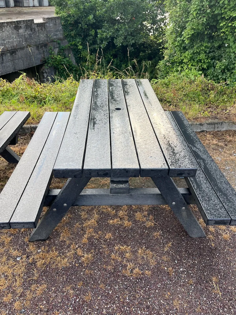 Garden furniture - Image 1