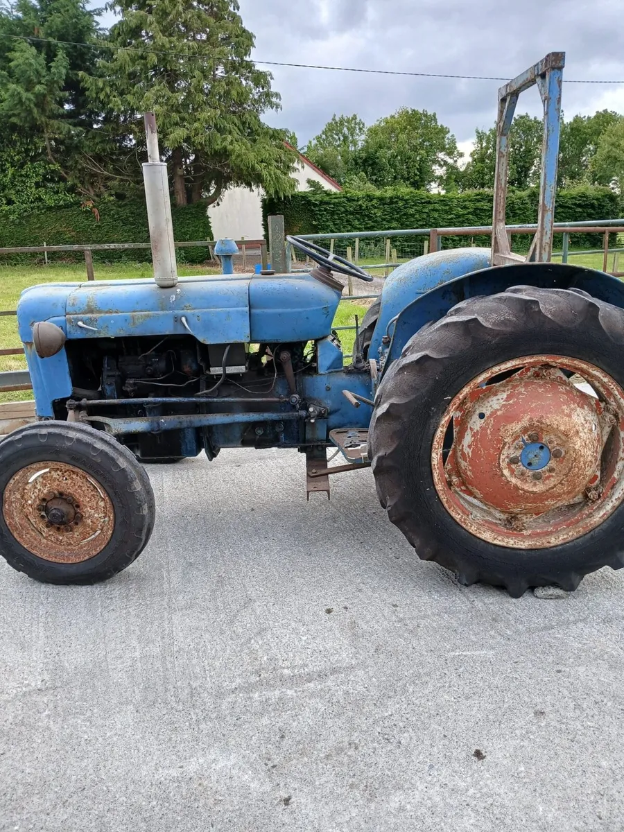Ford Dexta