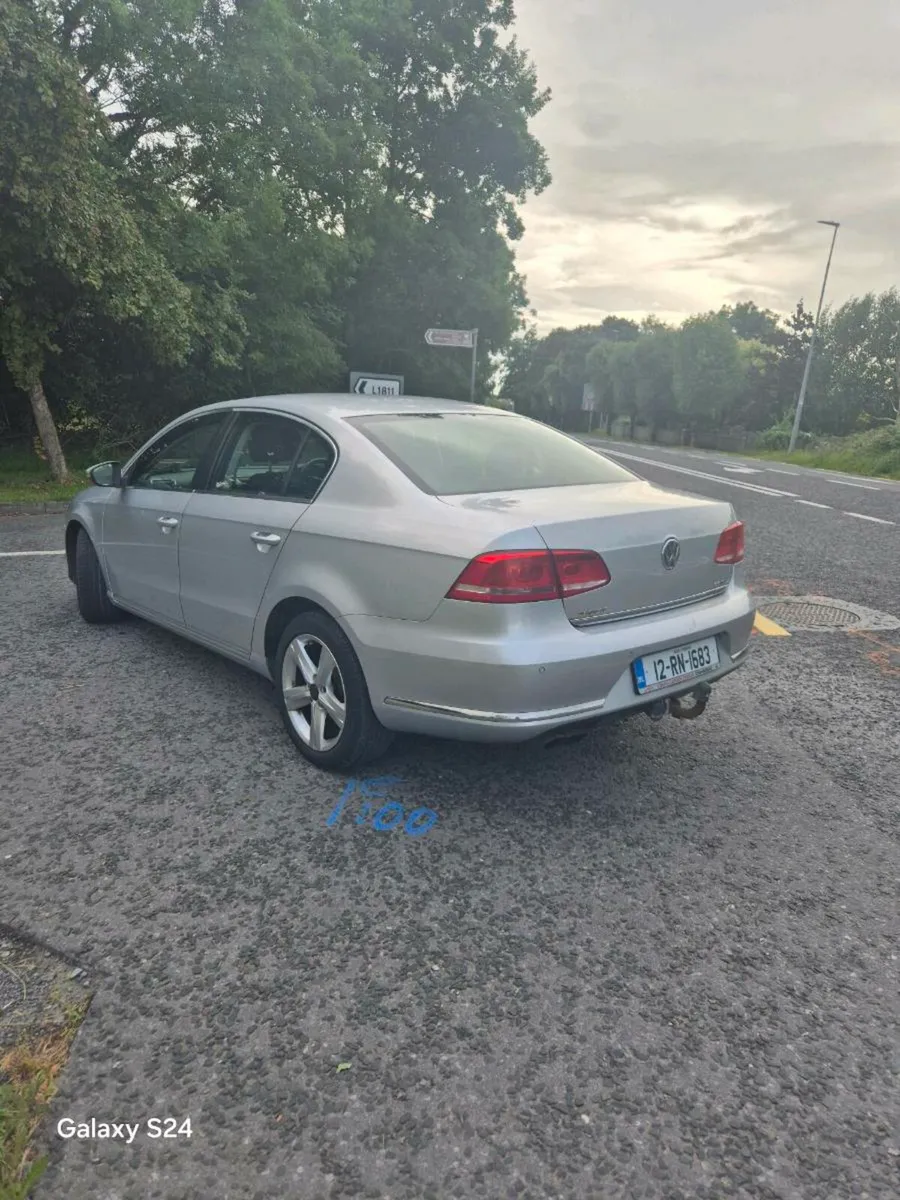 Volkswagen  Passat - Image 3