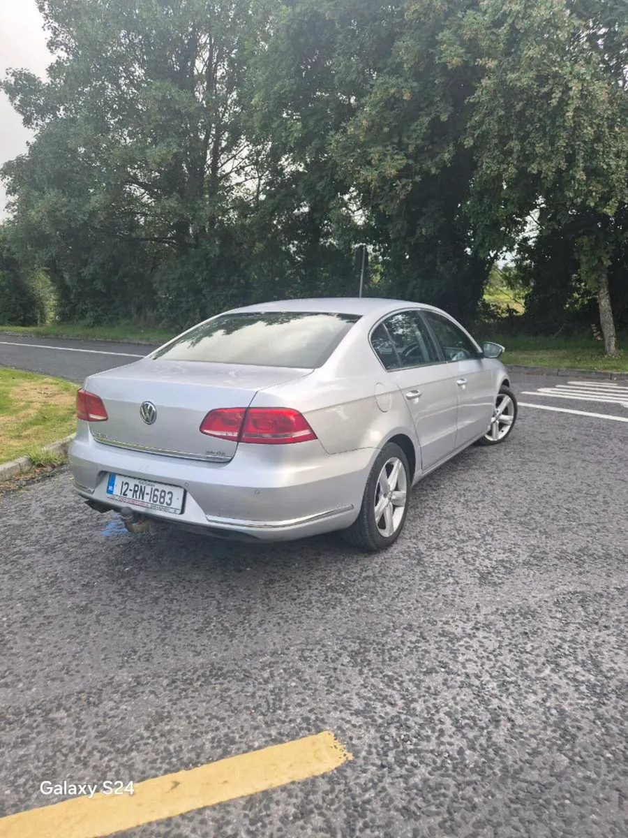 Volkswagen  Passat - Image 4