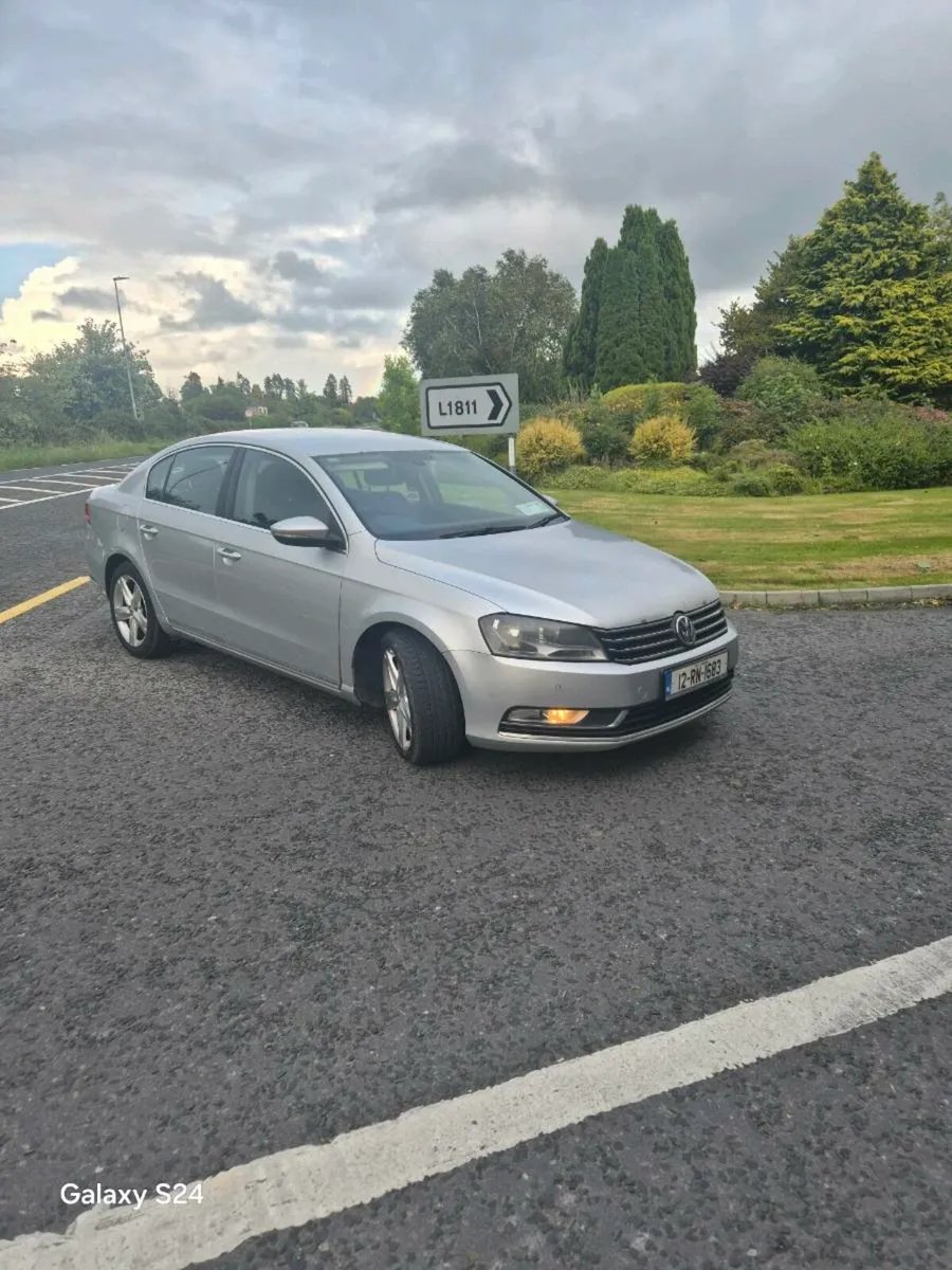Volkswagen  Passat - Image 1