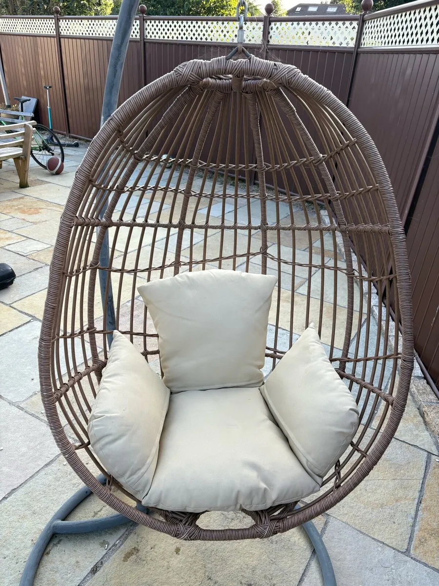 Hanging rattan egg chair - Image 3