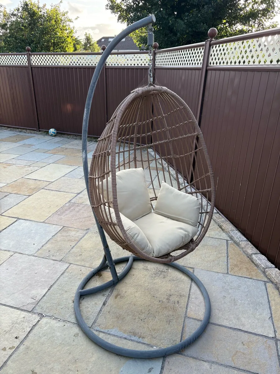 Hanging rattan egg chair - Image 4