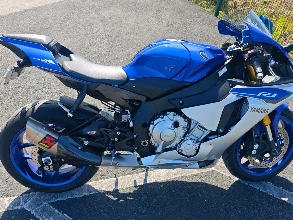 Yamaha R1 - Image 2