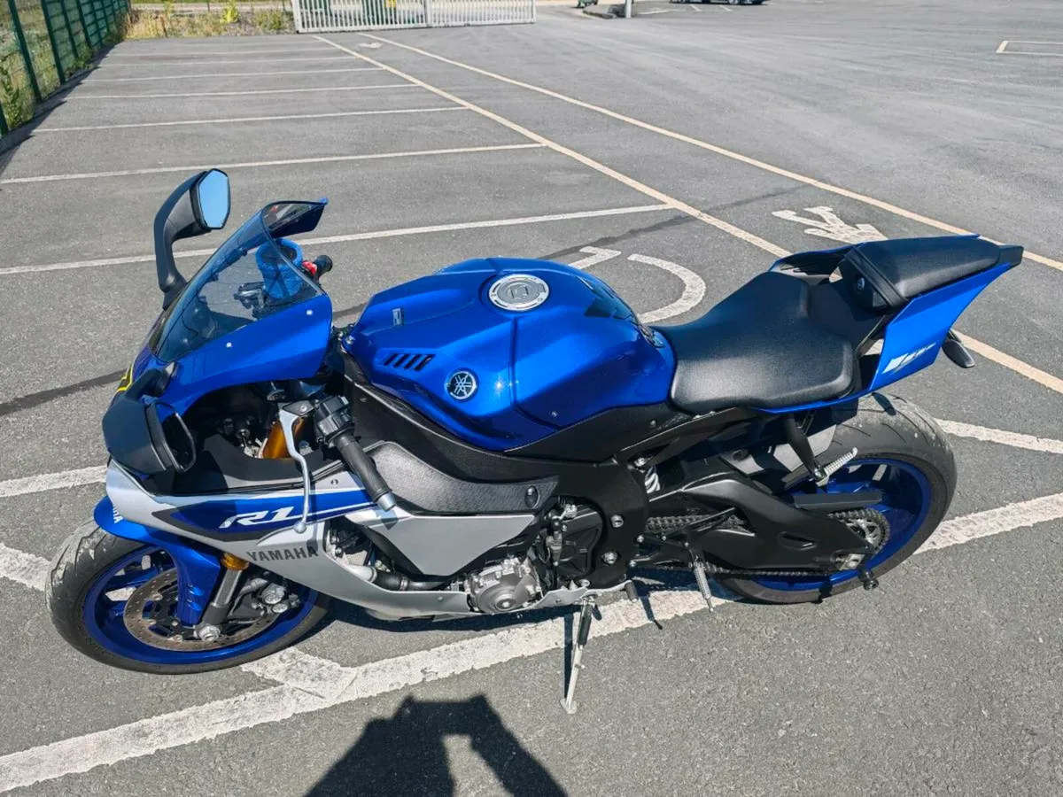 Yamaha R1 - Image 3
