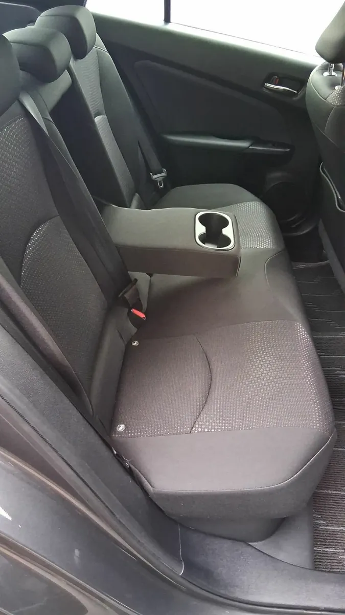 Toyota Prius 2019 - Image 3