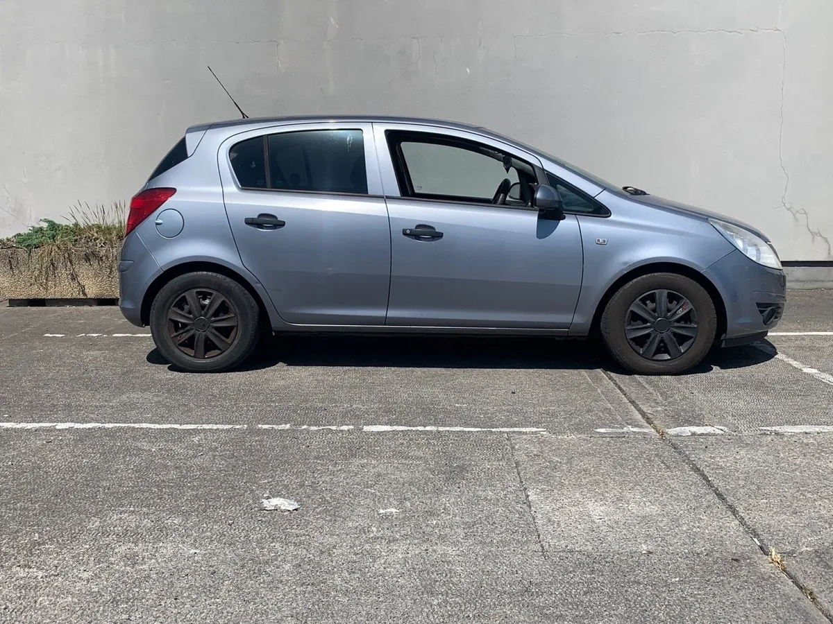 2010 Opel corsa 1.2 Petrol Manual NCT 3/26 TAXED - Image 4