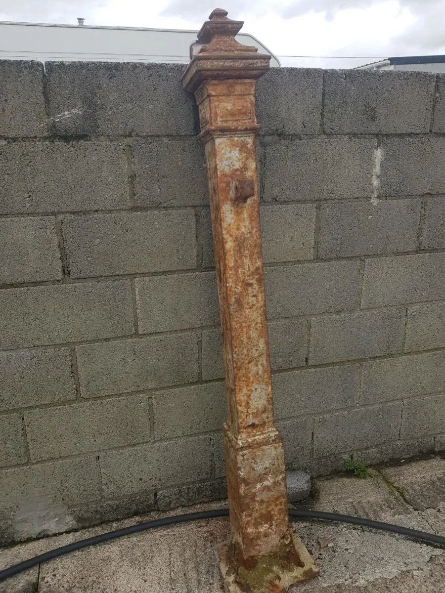Antique  pillar - Image 1