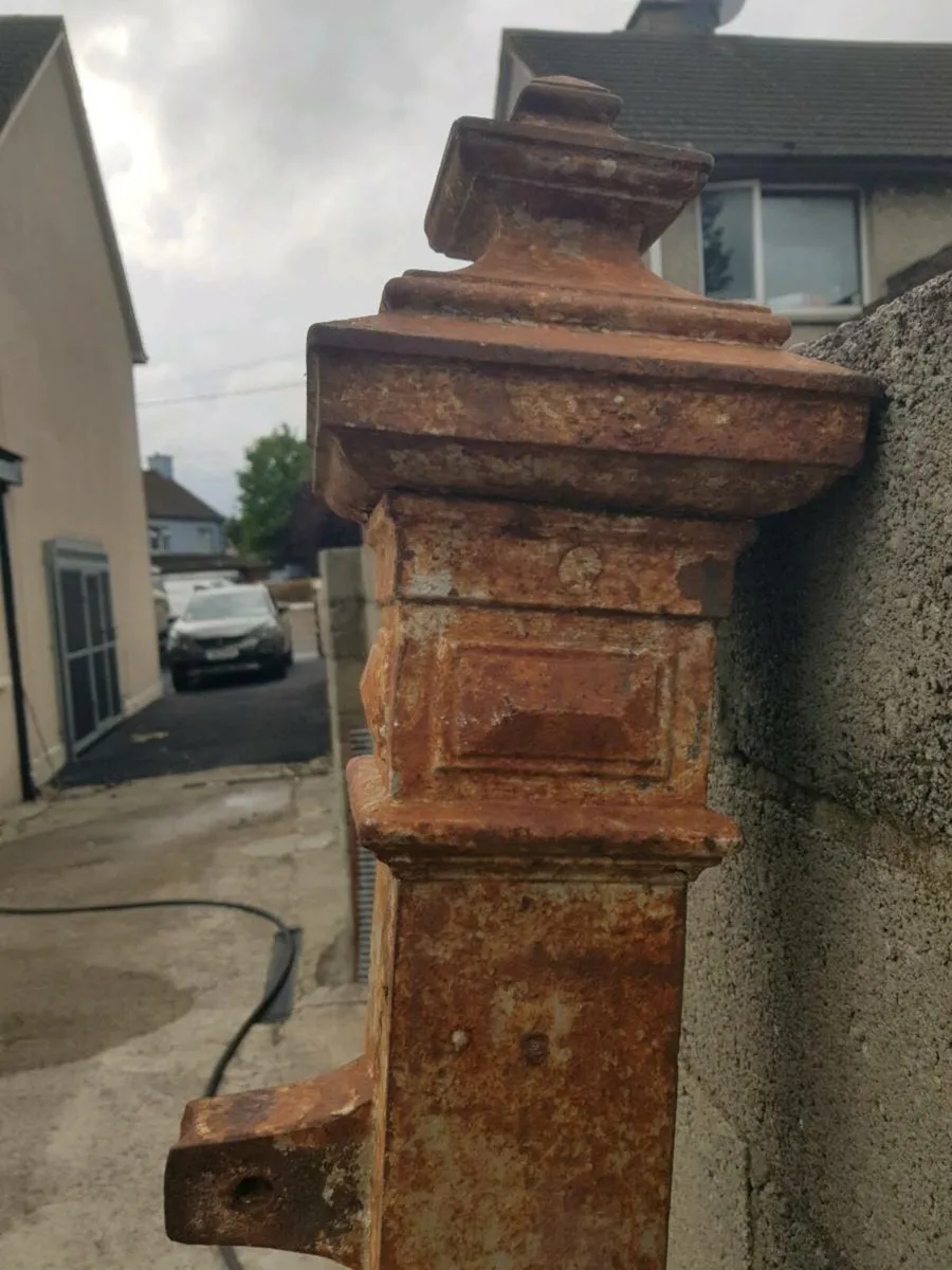 Antique  pillar - Image 2