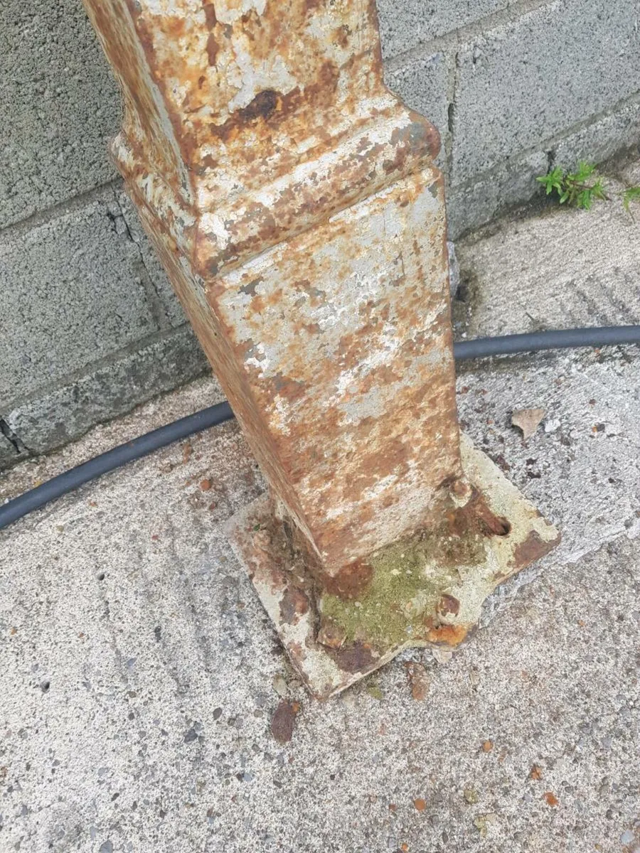 Antique  pillar - Image 4