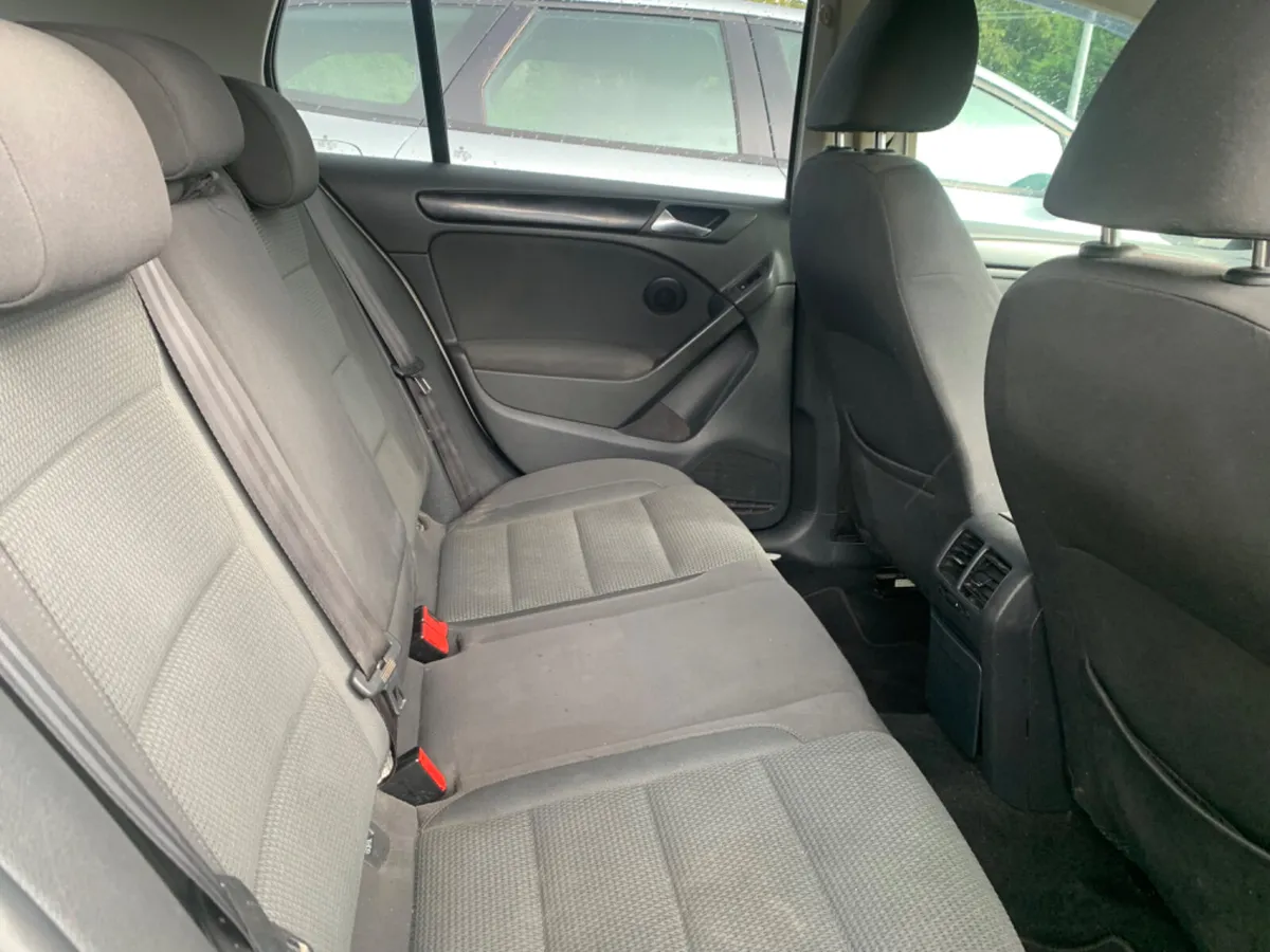 Volkswagen Golf 2011 - Image 4
