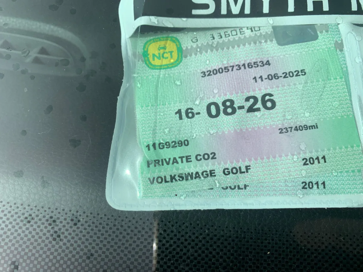 Volkswagen Golf 2011 - Image 2