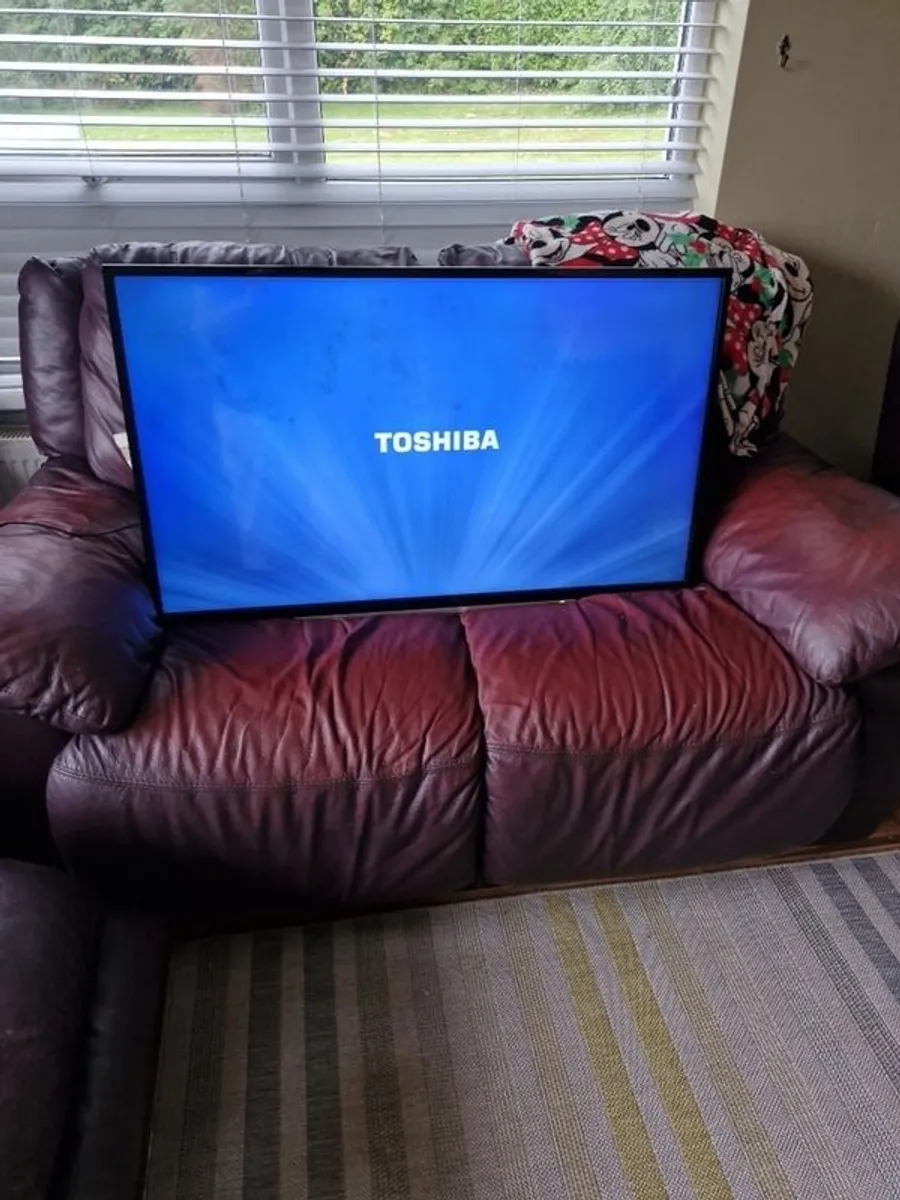 toshiba 43" - Image 2