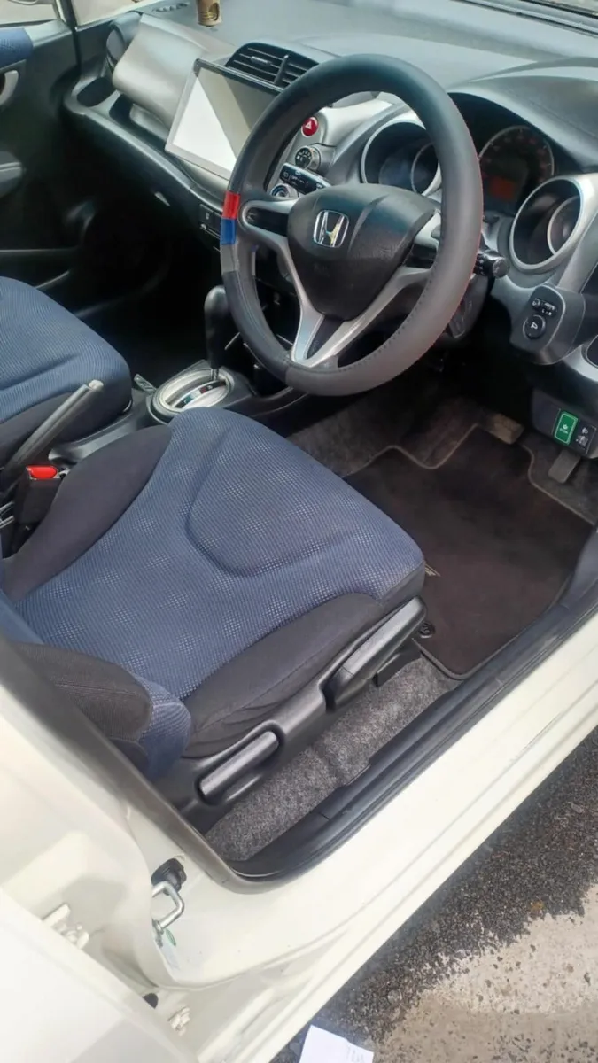 Automatic Honda Fit Nct 07/26 only 136km - Image 2