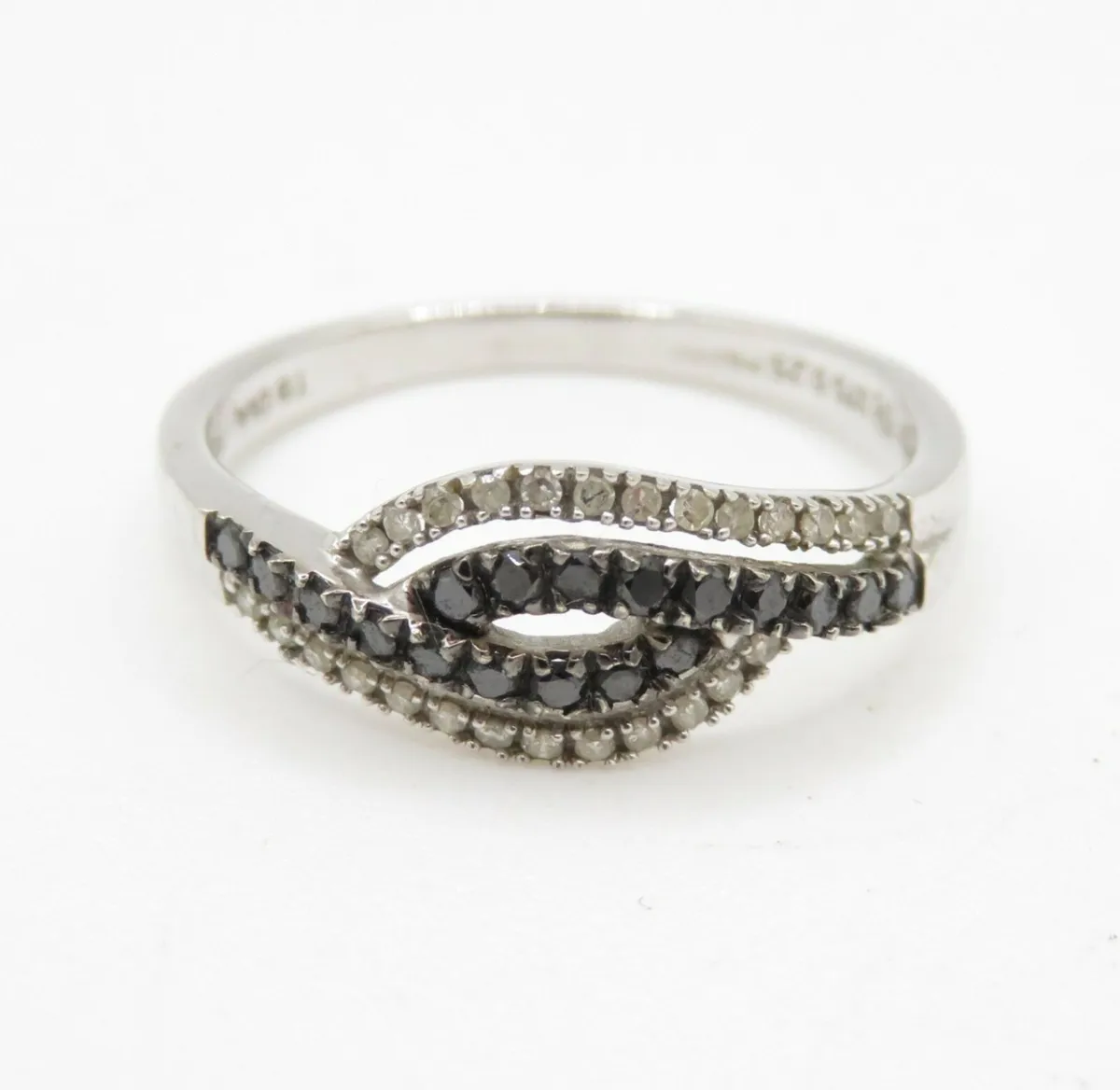 9ct Gold diamond dress ring - Image 1