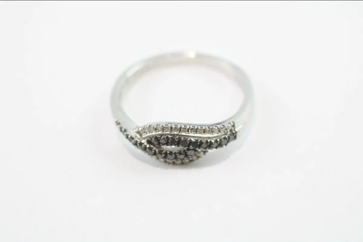 9ct Gold diamond dress ring - Image 2