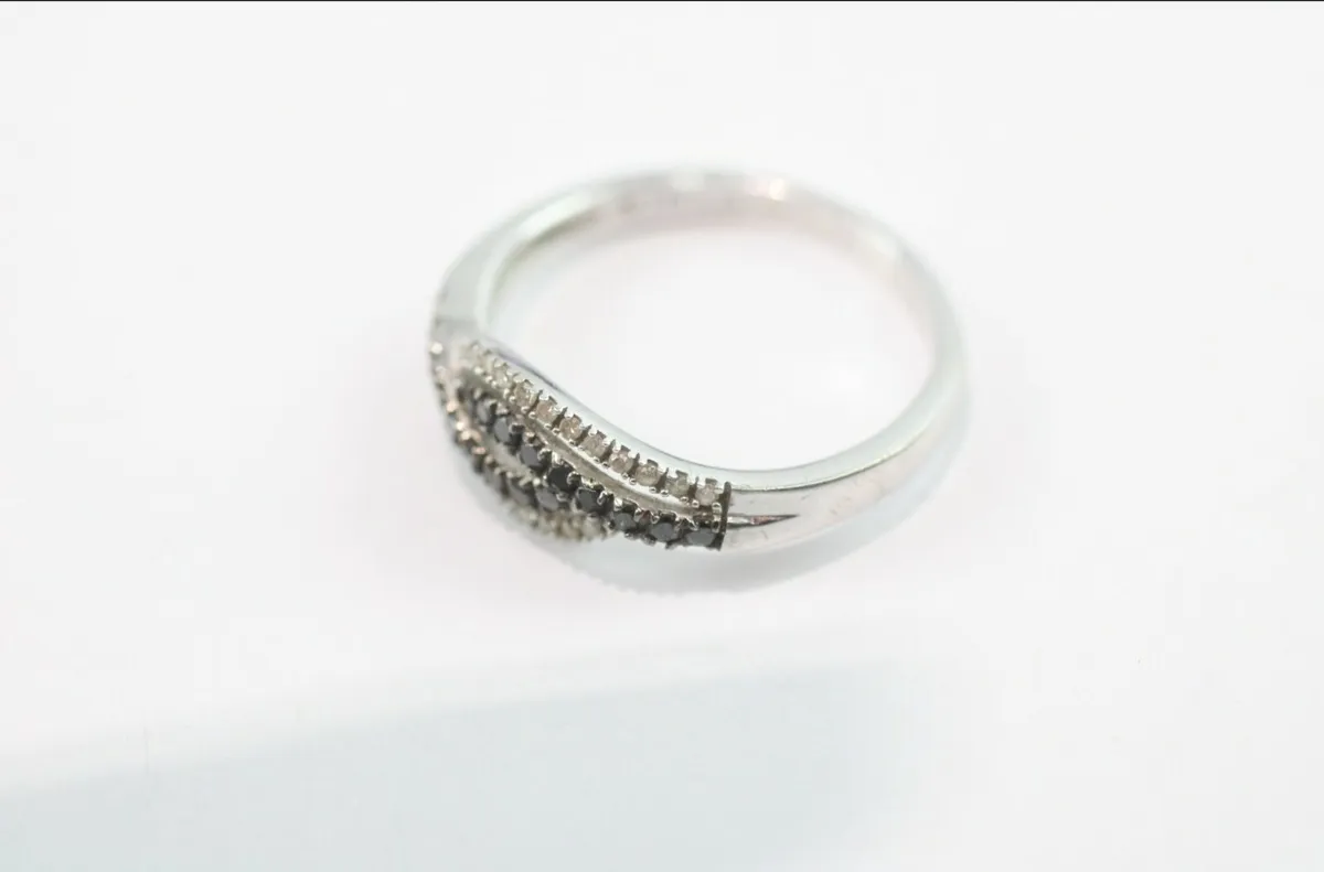 9ct Gold diamond dress ring - Image 4