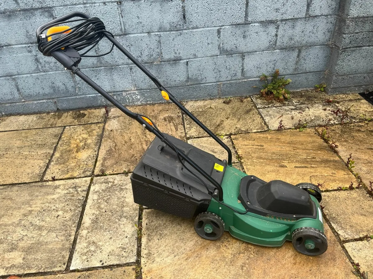 Lawn mower - Image 1