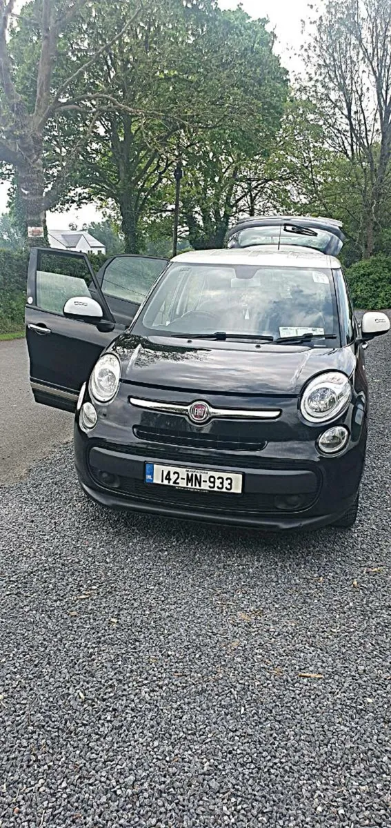 Fiat 500L - Image 1