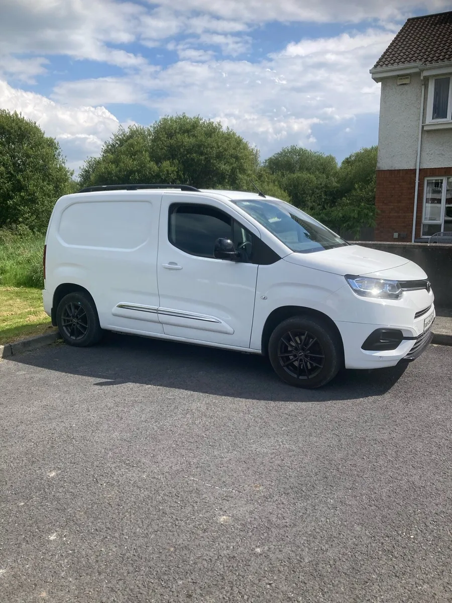 Van - Image 3