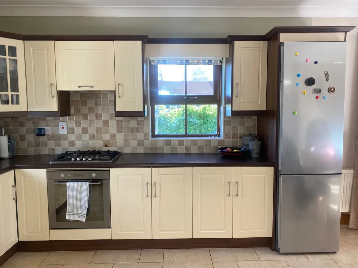 Kitchen & Utility - Image 4