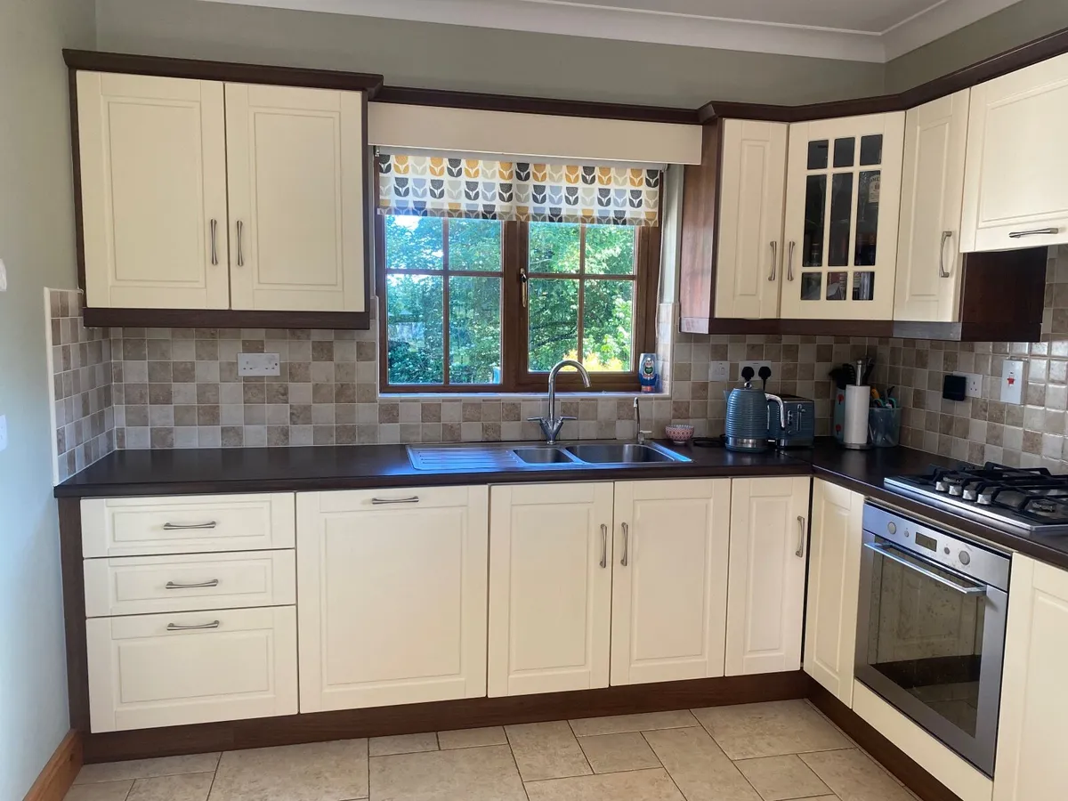 Kitchen & Utility - Image 1