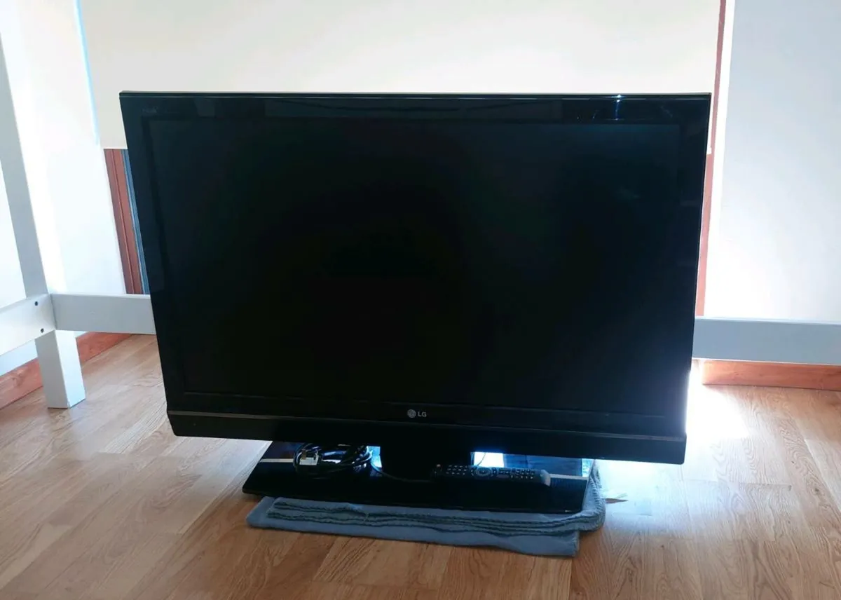 42" LG LCD TV 1080HD