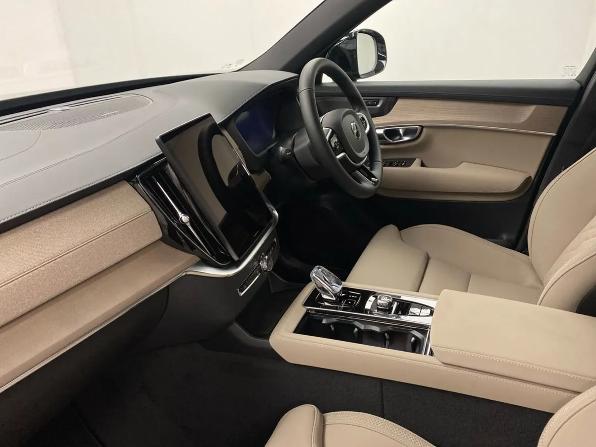 Volvo XC90 0.0 Litre Petrol Plug-in Hybrid - Image 3