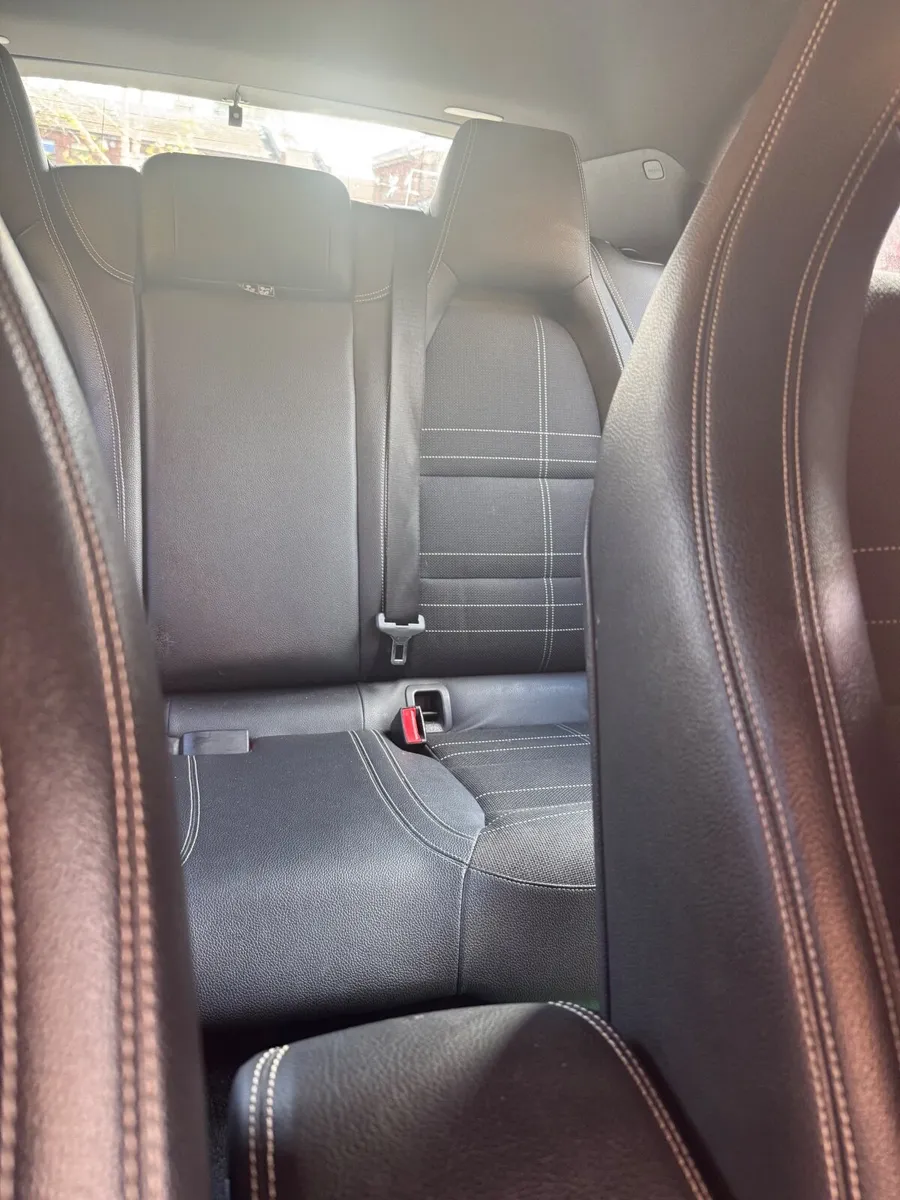 Mercedes-Benz A-Class 2015 - Image 2