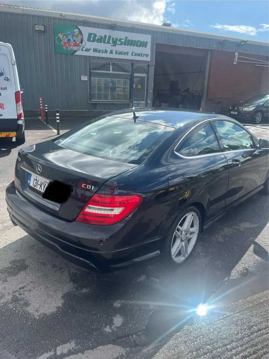131 Mercedes coupe - Image 4