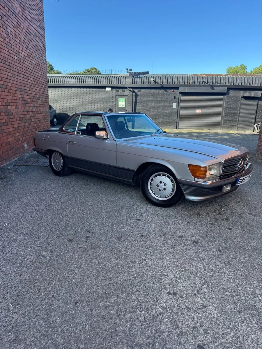 1985 Mercedes-Benz SL500 - Image 1