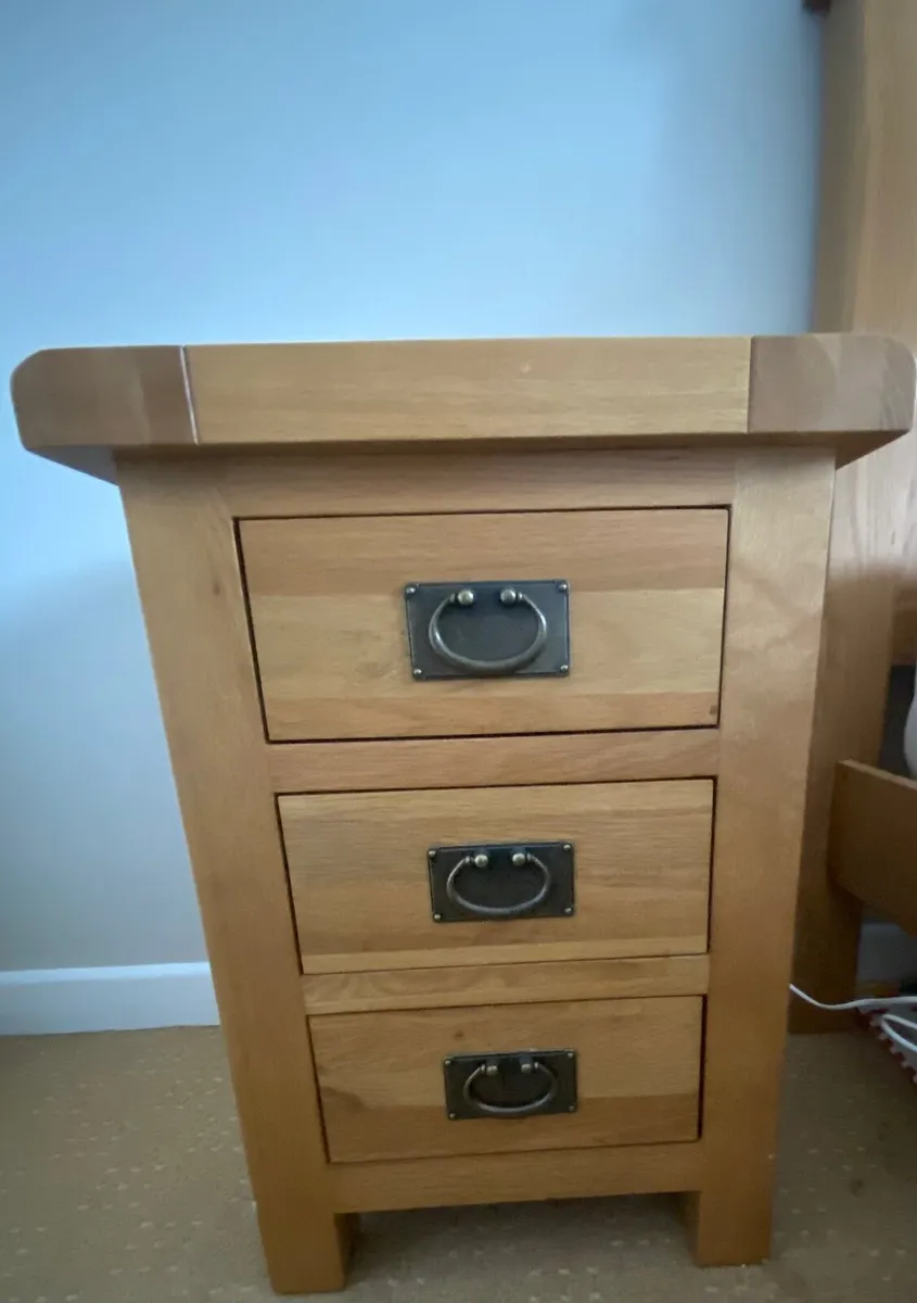 Bedroom set- King Size Bed, Mattress and 2 Lockers - Image 3