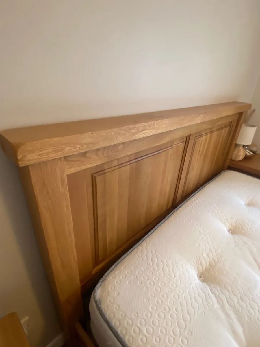 Bedroom set- King Size Bed, Mattress and 2 Lockers - Image 4