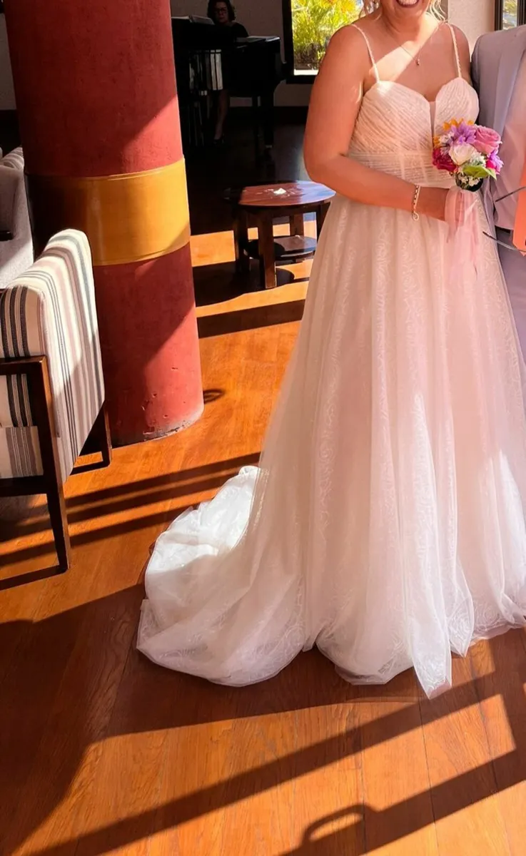 Wedding dress - Image 3