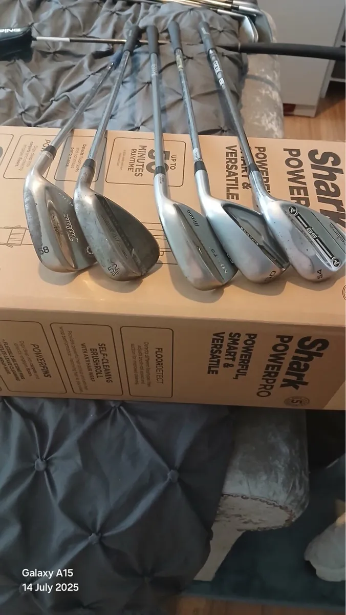 Mozoono irons, wedges and putter - Image 2