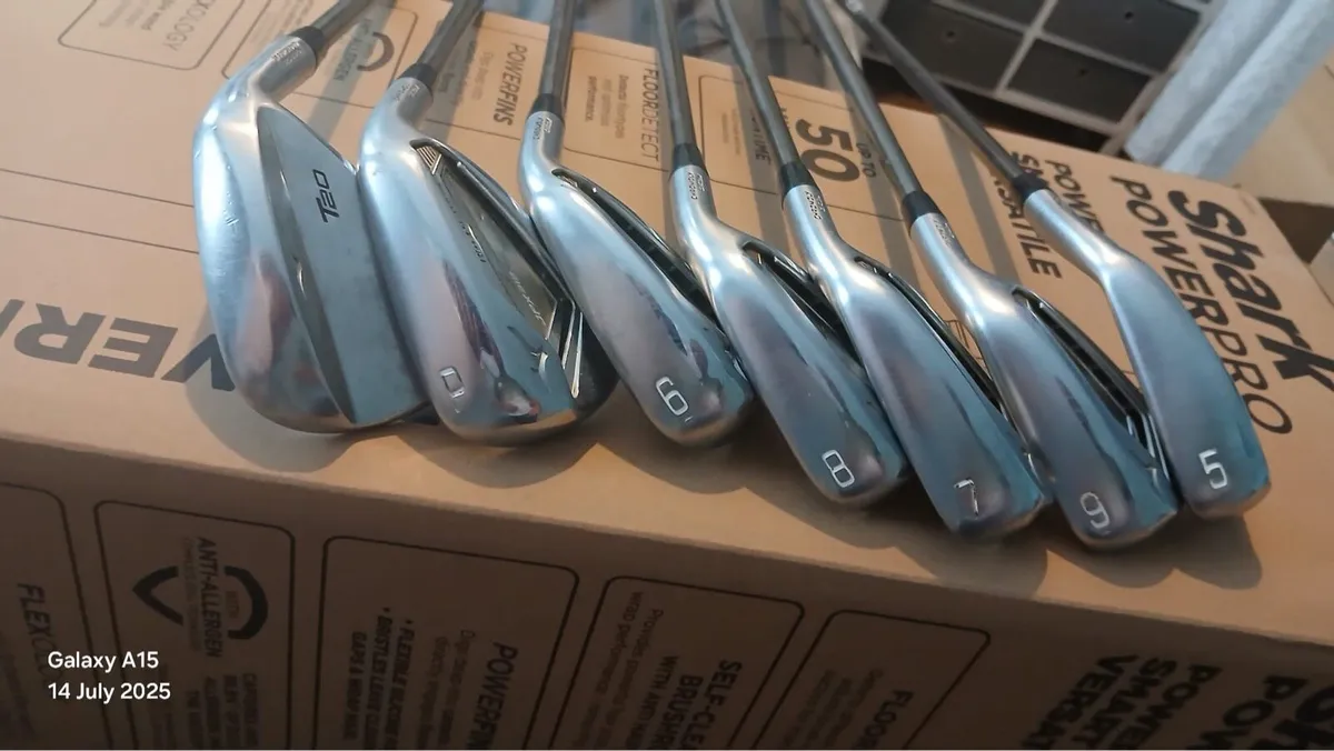 Mozoono irons, wedges and putter - Image 3
